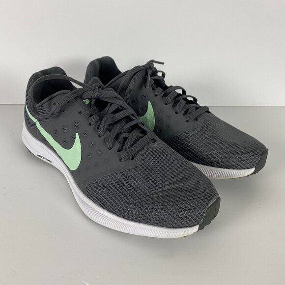 Nike Women's Downshifter 7 Shoes Sneakers Size 8 Grey Mint 852466-003 Running - Picture 2 of 10